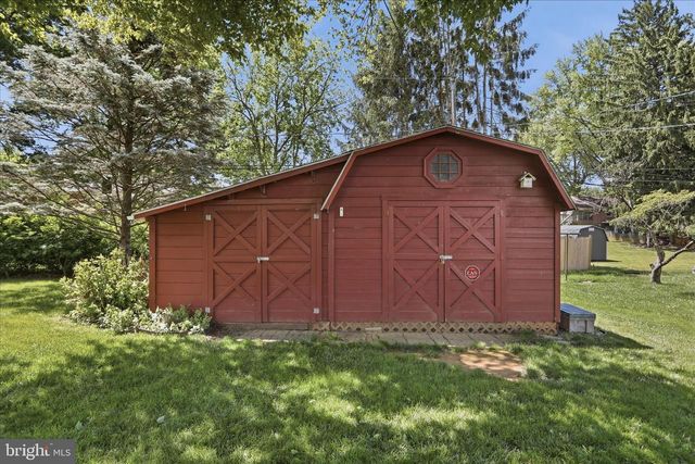 17933 OAK RIDGE DR, Hagerstown, MD 21740