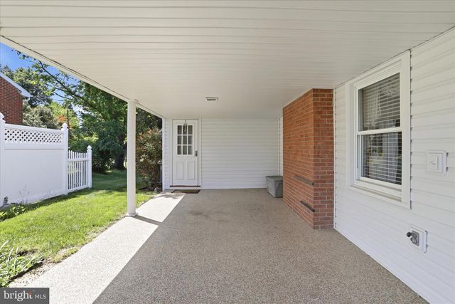 17933 OAK RIDGE DR, Hagerstown, MD 21740