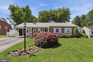 17933 OAK RIDGE DR, Hagerstown, MD 21740