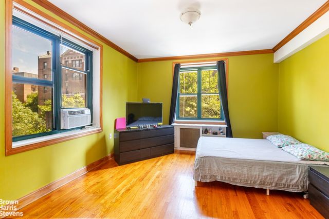 7811 35th Ave Apt 3G, New York City, NY 11372