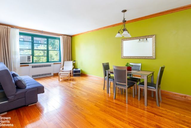 7811 35th Ave Apt 3G, New York City, NY 11372
