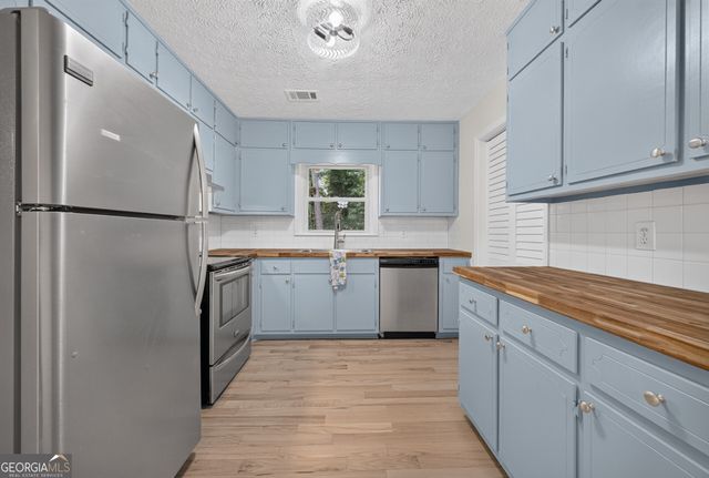 286 Windmill Pointe, Lawrenceville, GA 30044