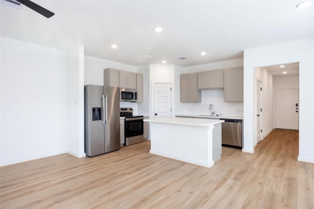 2001 Longmire Villas Court, Conroe, TX 77304