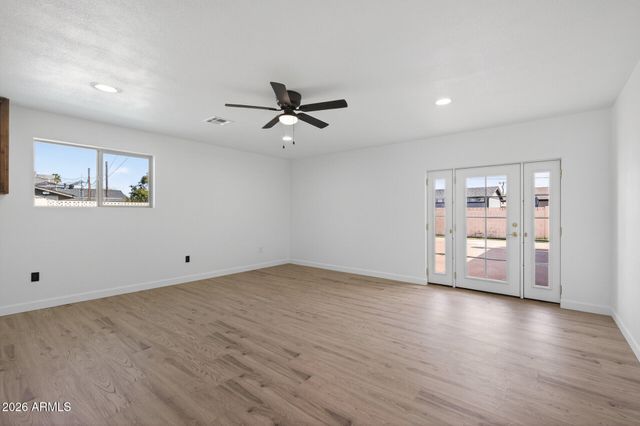 2822 E Yucca Street, Phoenix, AZ 85028