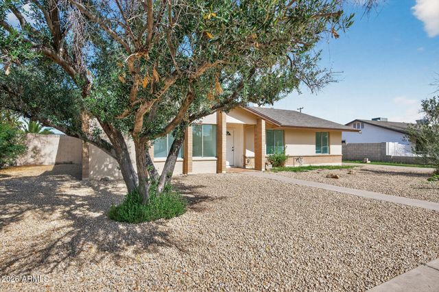 2822 E Yucca Street, Phoenix, AZ 85028