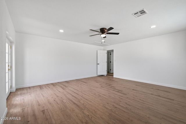 2822 E Yucca Street, Phoenix, AZ 85028