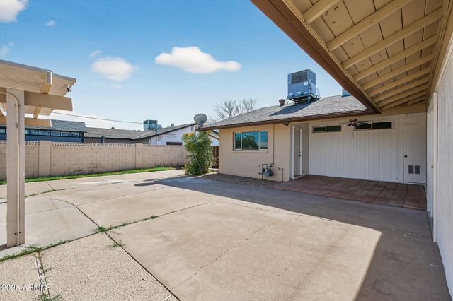 2822 E Yucca Street, Phoenix, AZ 85028