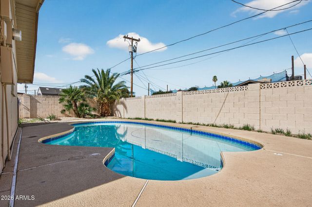 2822 E Yucca Street, Phoenix, AZ 85028