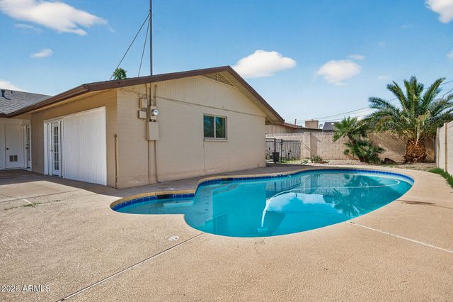 2822 E Yucca Street, Phoenix, AZ 85028