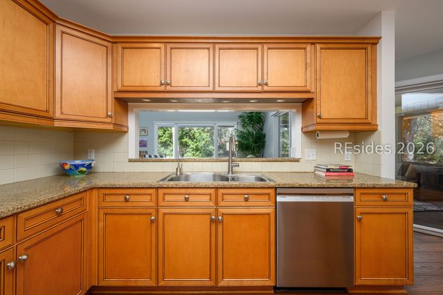 24 Royal Crest Dr, Hilton Head Island, SC 29928