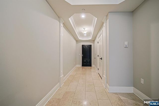 35 Marquis Court, Edgewater, NJ 07020