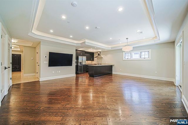 35 Marquis Court, Edgewater, NJ 07020