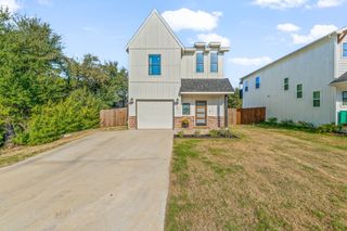 916 Devils River Drive, Granbury, TX 76048