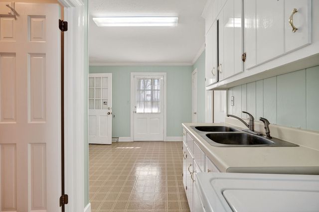 530 W Main St, Smithville, TN 37166