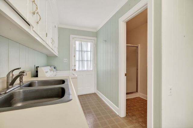 530 W Main St, Smithville, TN 37166