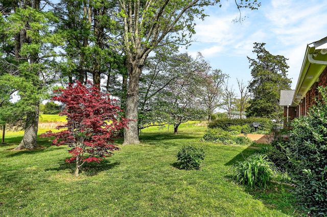 530 W Main St, Smithville, TN 37166