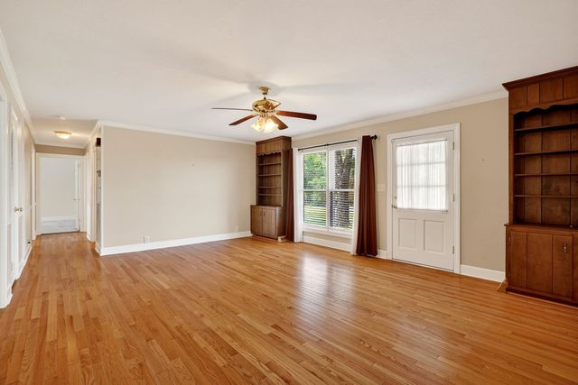 530 W Main St, Smithville, TN 37166