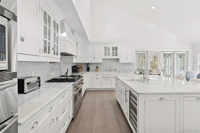 8 East Ridge Court, Westhampton, NY 11977