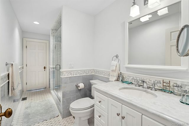 8 East Ridge Court, Westhampton, NY 11977