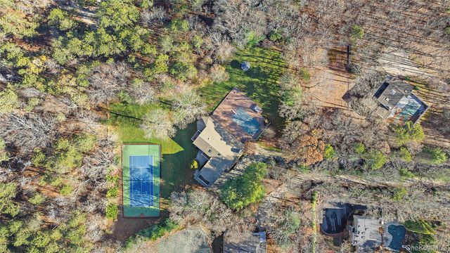 8 East Ridge Court, Westhampton, NY 11977