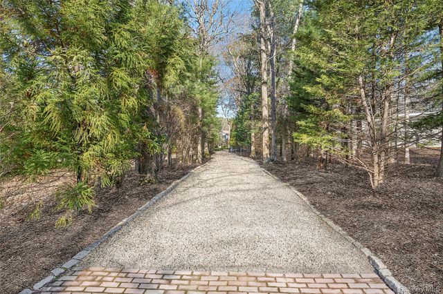 8 East Ridge Court, Westhampton, NY 11977