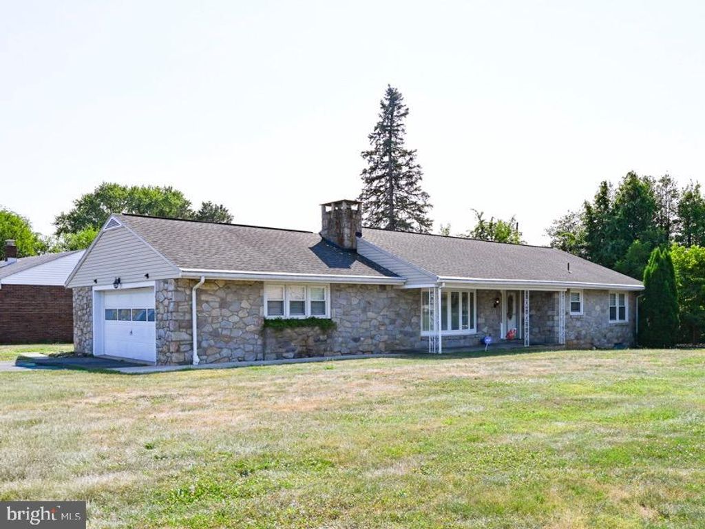 100 W 47TH ST, Reading, PA 19606