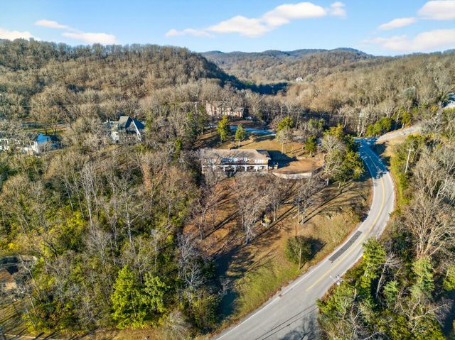 833 W Hillview Dr, Brentwood, TN 37027