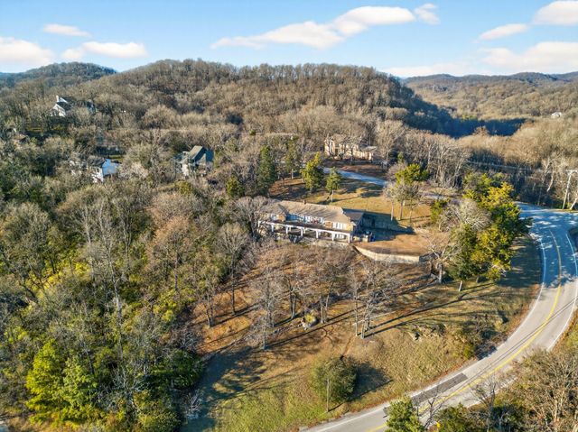 833 W Hillview Dr, Brentwood, TN 37027