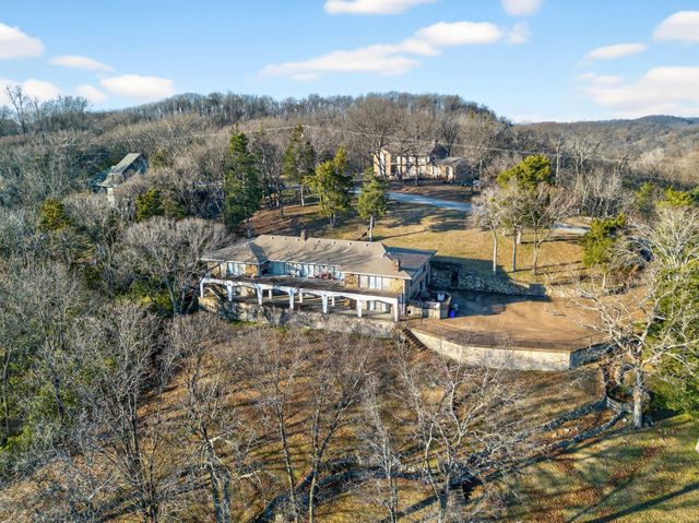 833 W Hillview Dr, Brentwood, TN 37027