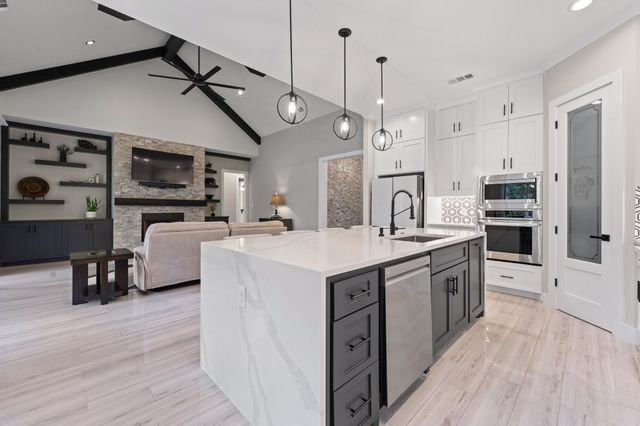 2053 Glenhollow Drive, Weatherford, TX 76088