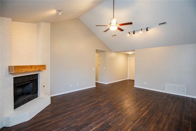 3154 W Shale Street, Fayetteville, AR 72704