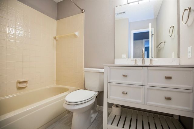 3154 W Shale Street, Fayetteville, AR 72704