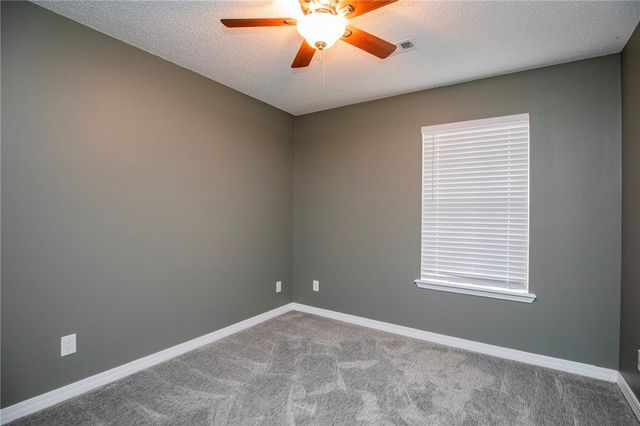 3154 W Shale Street, Fayetteville, AR 72704