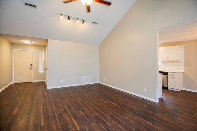 3154 W Shale Street, Fayetteville, AR 72704