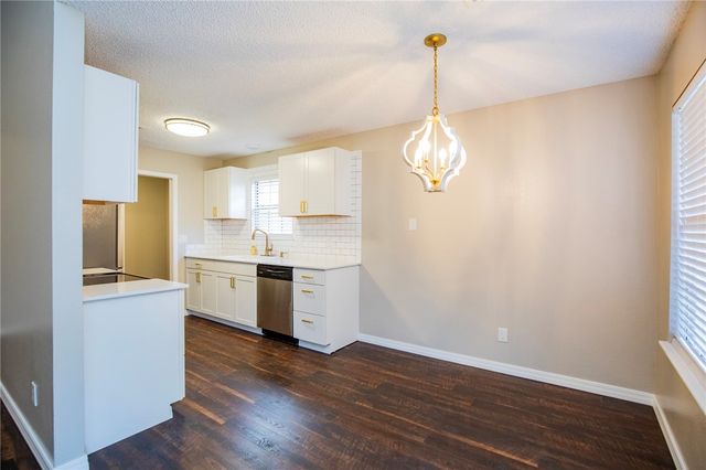 3154 W Shale Street, Fayetteville, AR 72704