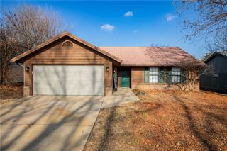 3154 W Shale Street, Fayetteville, AR 72704