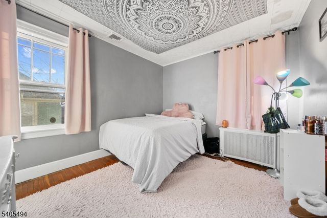 81 Vreeland Ave, Midland Park Boro, NJ 07432