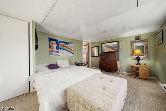 81 Vreeland Ave, Midland Park Boro, NJ 07432