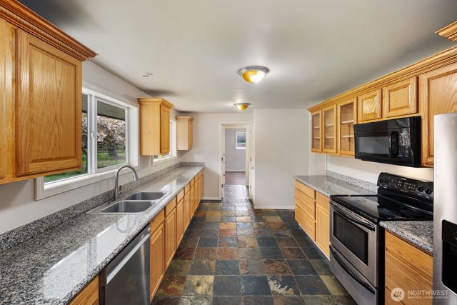 15420 SE 144th Place, Renton, WA 98059