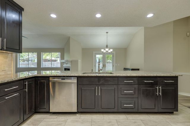 6613 Bramber LN, Austin, TX 78754