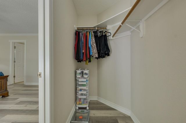 6613 Bramber LN, Austin, TX 78754