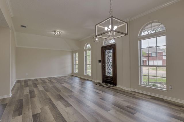 6613 Bramber LN, Austin, TX 78754