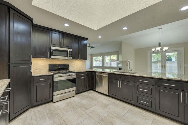 6613 Bramber LN, Austin, TX 78754