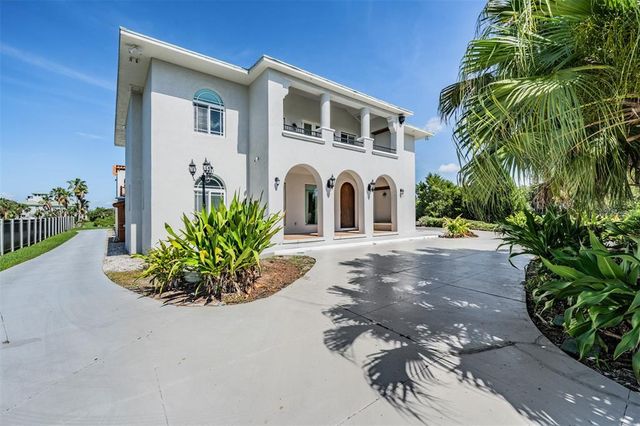 4710 TROYDALE ROAD, Tampa, FL 33615