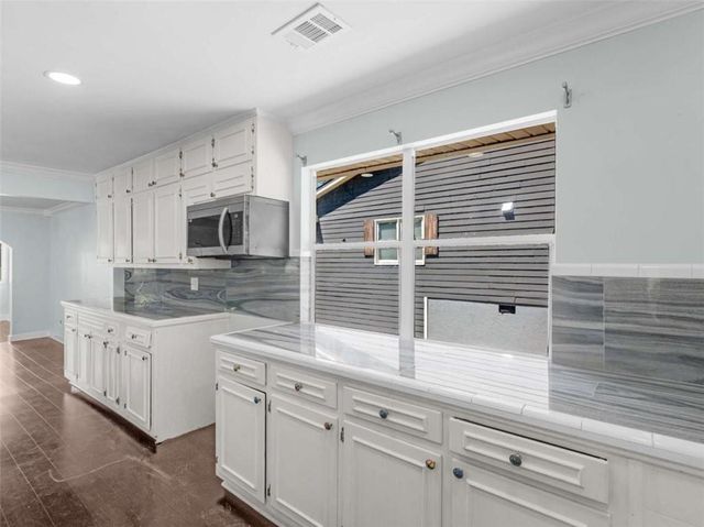 2298 East Lake Drive NE, Conyers, GA 30012