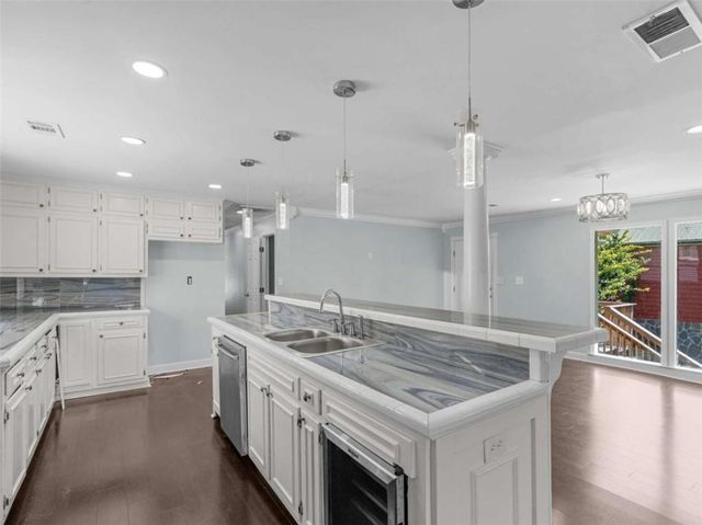 2298 East Lake Drive NE, Conyers, GA 30012