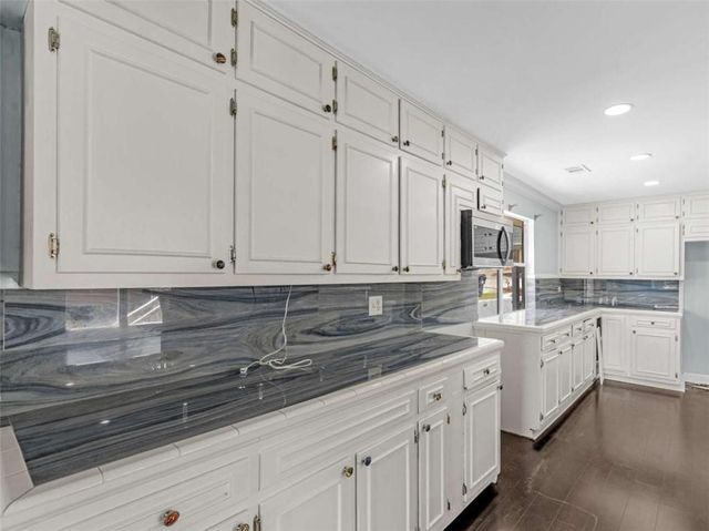 2298 East Lake Drive NE, Conyers, GA 30012