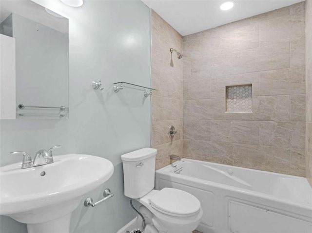 2298 East Lake Drive NE, Conyers, GA 30012