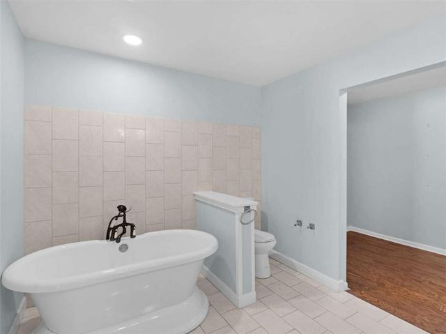 2298 East Lake Drive NE, Conyers, GA 30012