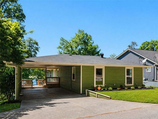 2298 East Lake Drive NE, Conyers, GA 30012